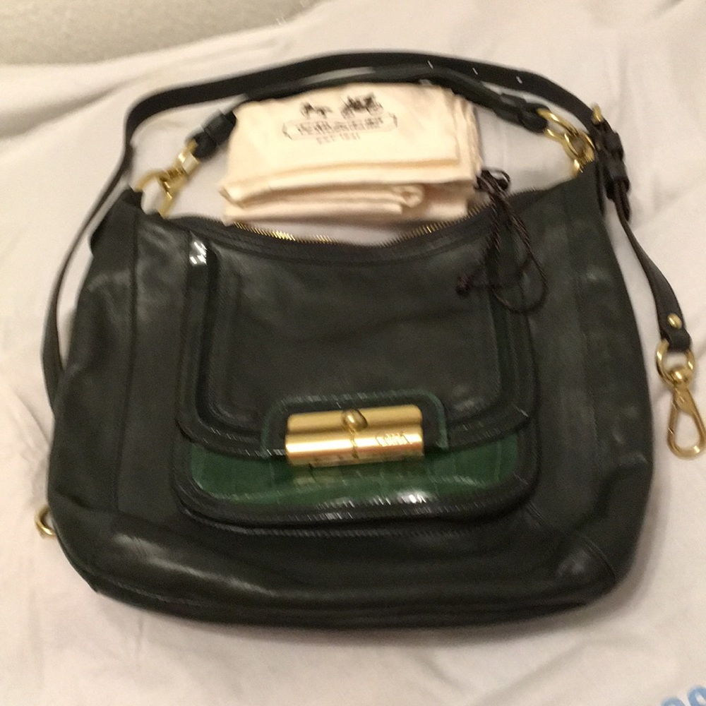 COACH NWOT GREEN LEATHER CROC TRIM HOBO BAG